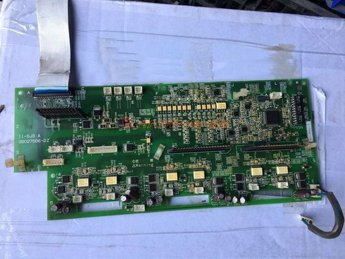 Eins Gebraucht Hitachi Wechselrichter SJ300 Serie 2B027506-2Z Laufwerk Platine