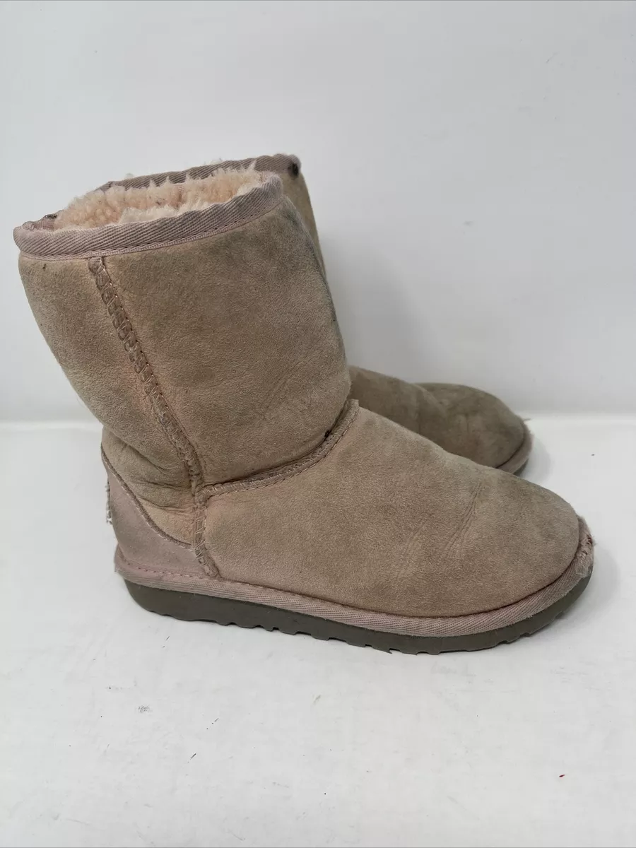 UGG Australia Girls Classic Short Suede BOOTS Size 13 5251 Light