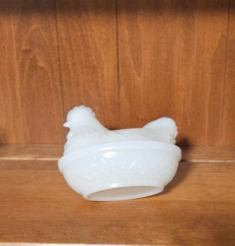 Vintage Hazel Atlas Milk Glass Hen Chicken  On A Nest / Basket