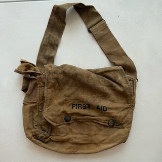 Genuine WW2 First Aid Bag Home Front ???