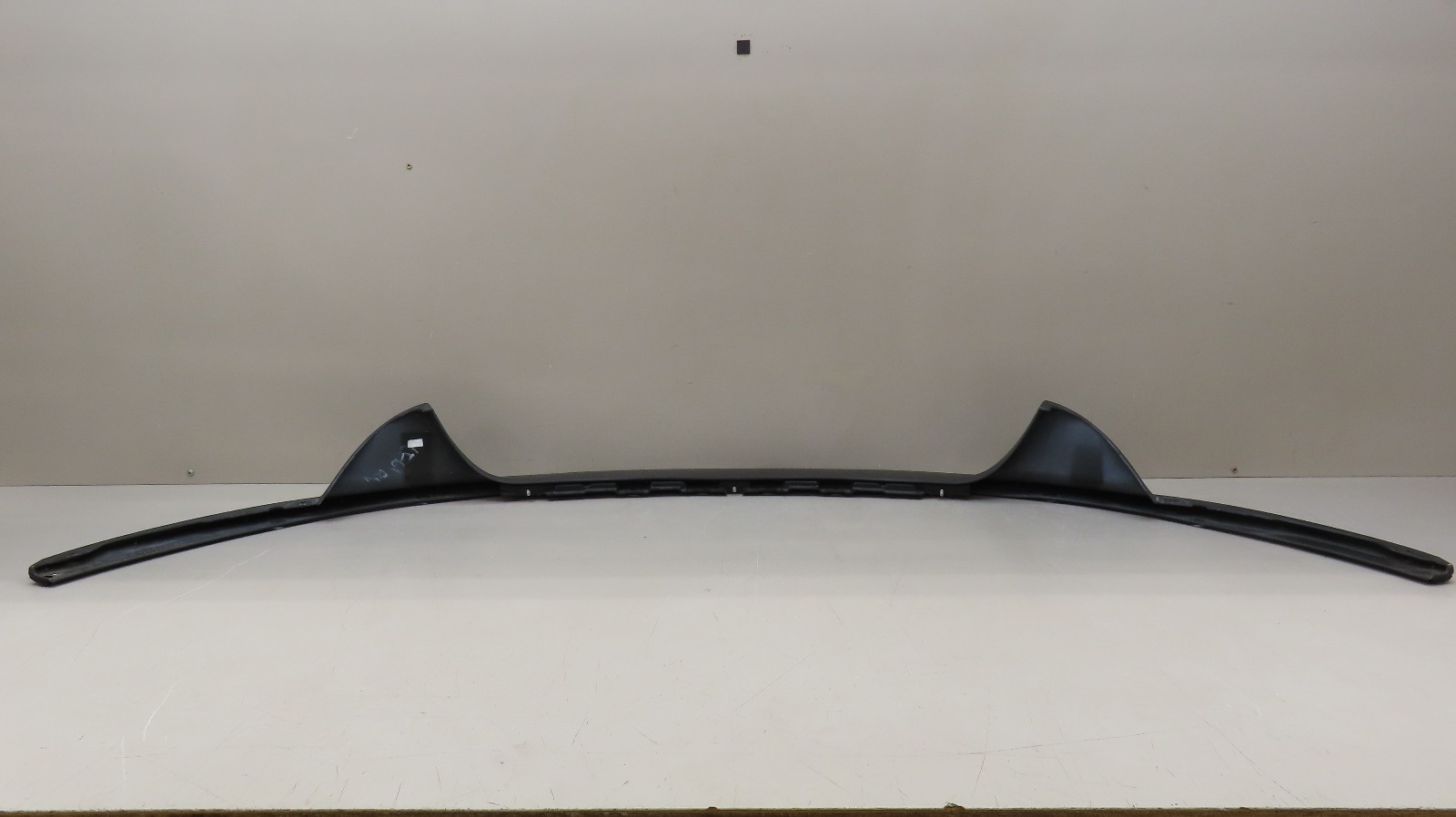 ..ASTON MARTIN VANTAGE FRONT LOWER SPOILER SPLITTER COVER OEM