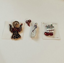 Lot of Vintage Christmas Brooches and Pins