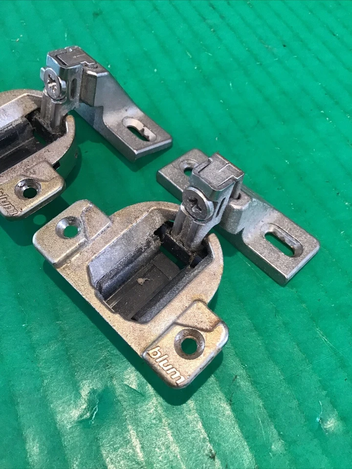 (2) Blum COMPACT 110° Bisagra 30.310-11.02 Níquel con 130.110-01.23 Placa 1/2" OL Foto 2 de 4