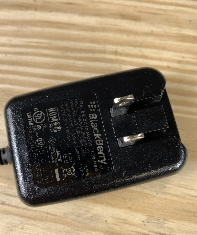 Blackberry Micro USB Travel A/C Charger HDW-17955-001 Original Equipment - Image 4 of 4