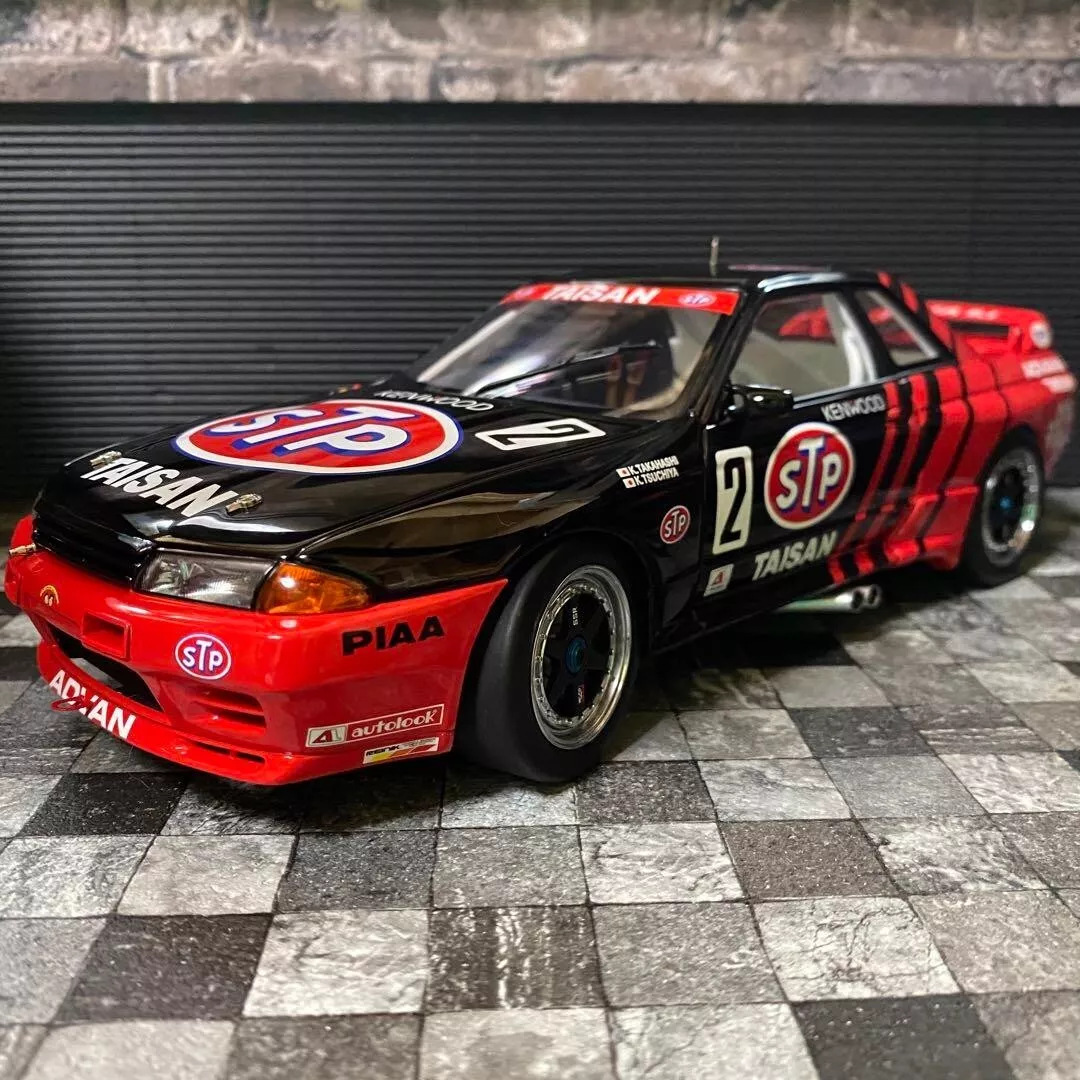 AUTOart 1/18 グループA STP TAISAN R32 GT-R-