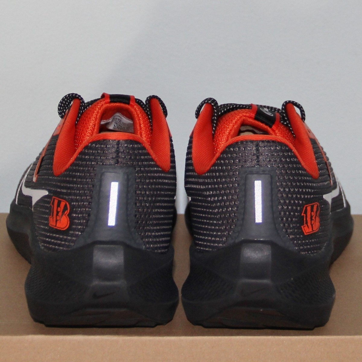 Nike Air Zoom Pegasus 40 Cincinnati Bengals Shoes Mens 9  display picture 2