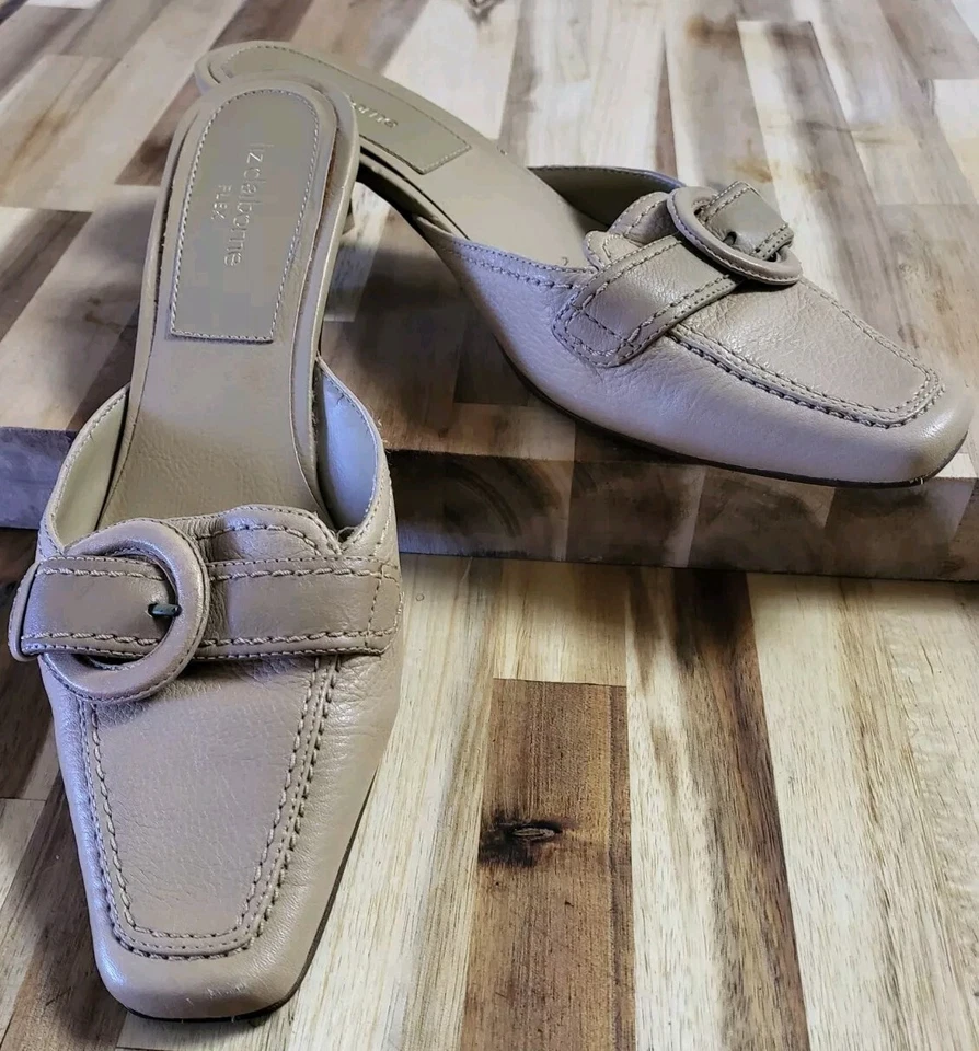 Chinelos femininos Lizclairborne Flex com dedos fechados bronzeado tamanho 8,5 Preppy - Imagem 2 de 4