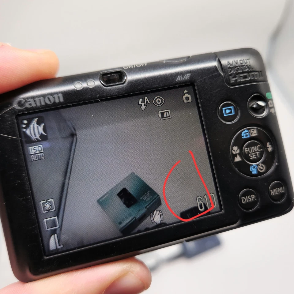 Canon IXUS 100 IS Digital Compact Camera Black, 4gb,Ladegerät, Beschreibung Lese - Bild 2 von 4