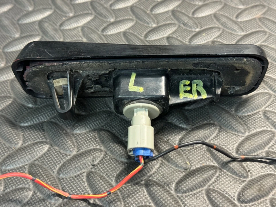 Luz de marcador de cuarto lateral izquierdo Suzuki Sidekick Geo Tracker 1989-1998 Foto 3 de 4