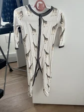 Kyte Baby Buttoned Footie Pajamas PJ Giraffe - Size 6-12 Months