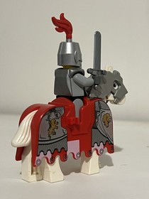 lego 2010 Castle Kingdoms Lion Knight Minifigure 7947