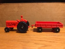 Tracteur Fordson avec remorque à 2 essieux Tomte Laerdal rouge