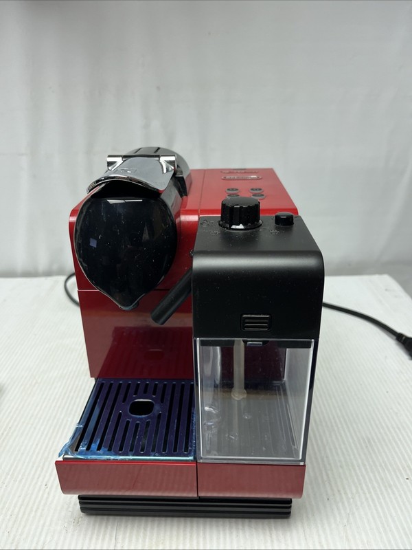 Nespresso EN520R Lattissima Latte Cappuccino Espresso Delonghi Coffee Machine