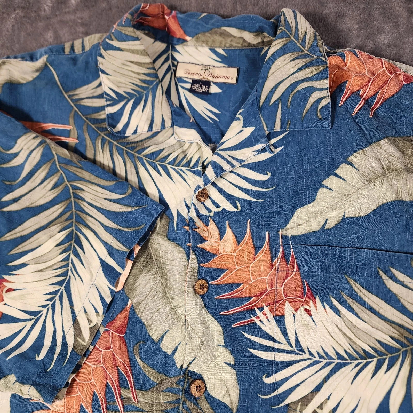 Tommy Bahama Men's Large Blue Tropical Palm Leaf Print Short Sleeve Silk Shirt
Opens in a new window