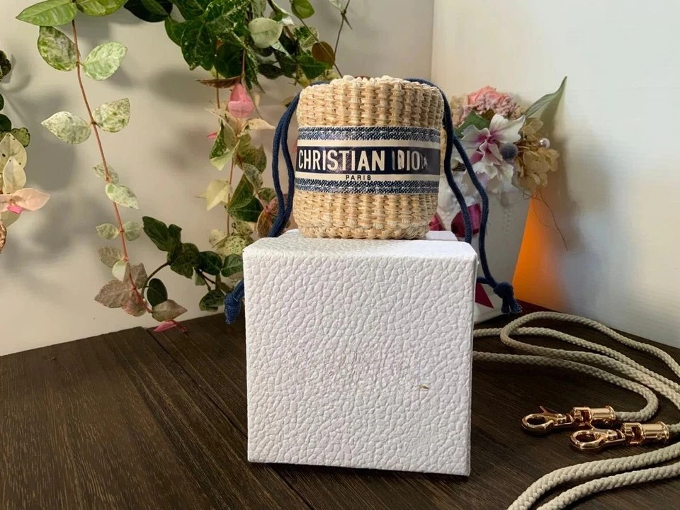 2025 Straw pouch mini shoulder bag VIP limited Novelty Box - Image 3 of 4