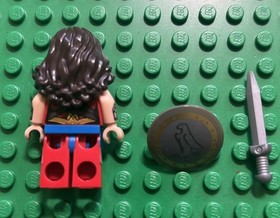 LEGO Super Heroes Wonder Woman Minifigure - sh0393 - Set 76075