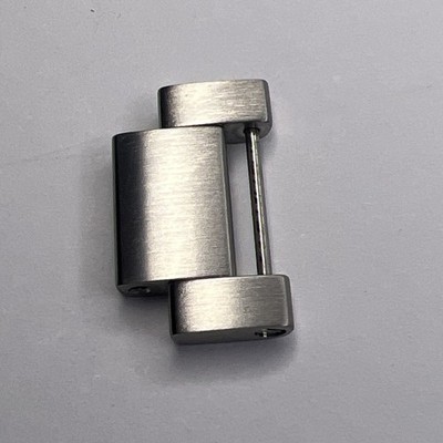 Omega 18mm Watch Link For Railmaster Bracelet w/ STZ006933  STZ007645 STZ006935