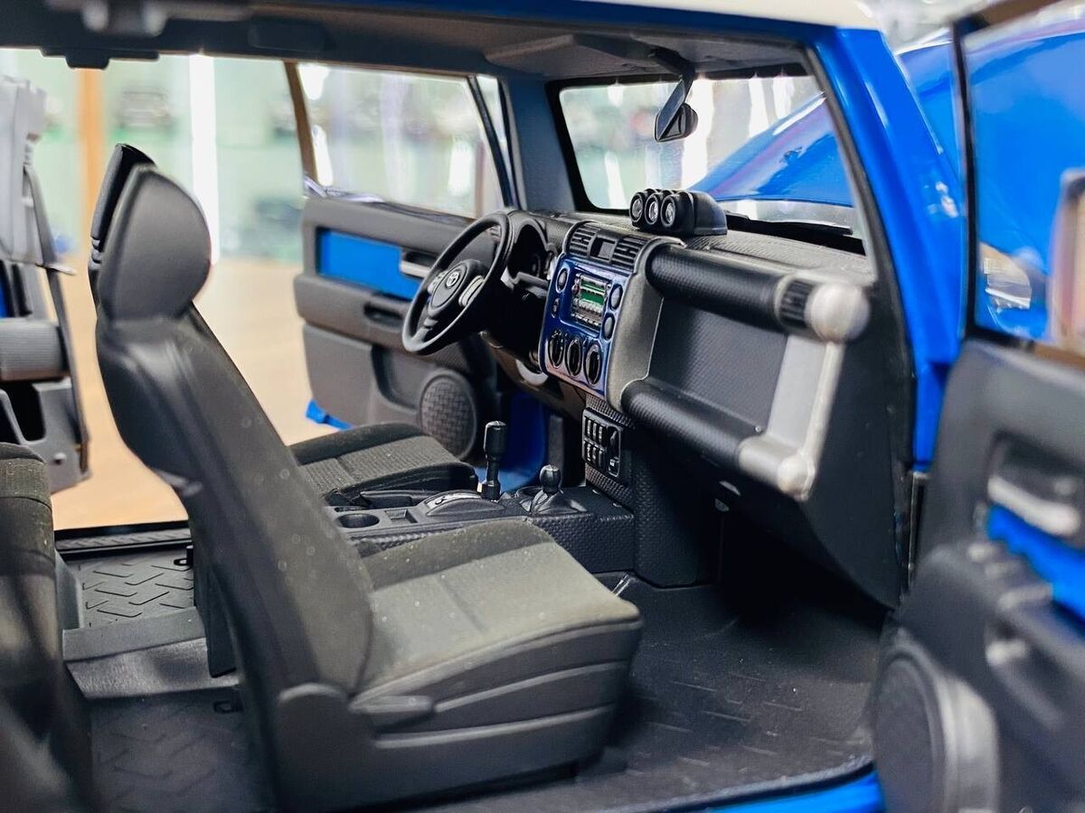 1/18 Diecast Toyota FJ Cruiser Blue by AUTOart Scale Model 1/18 Diecast Toyota FJ Cruiser Blue by AUTOart Scale Model