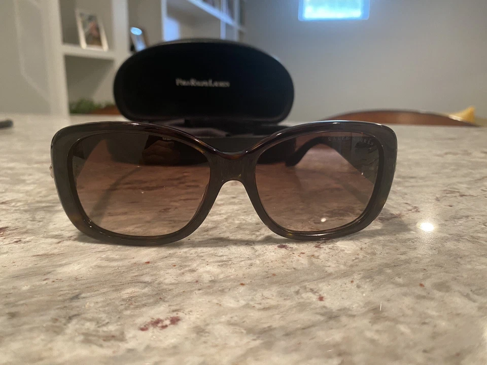 Gafas de sol para mujer en muy buen estado usadas! Foto 2 de 4