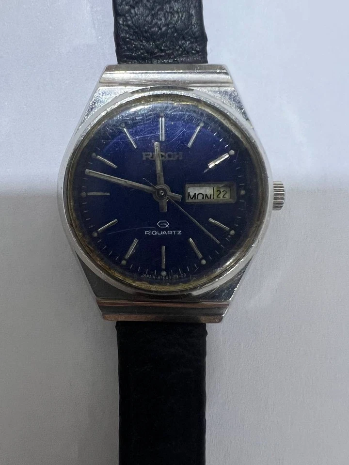Reloj Vintage Ricoh RiQuartz Día-Fecha Esfera Azul Japón Cuarzo Clásico Foto 2 de 4