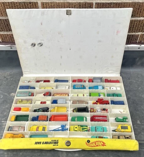 Vintage 1960s Lesney Matchbox Lot W/ 48 Car Hot Wheels Case