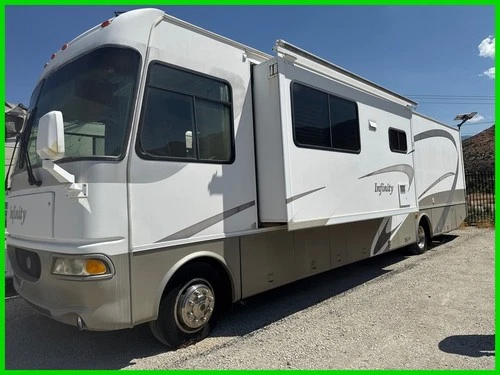 2003 Four Winds Infinity M-34 Workhorse 34' A Class RV One Slide Out