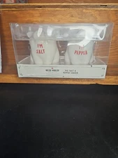 Red Shed Home & Gift Rustic Classic Pig Salt & Pepper Shakers NIB Ceramic