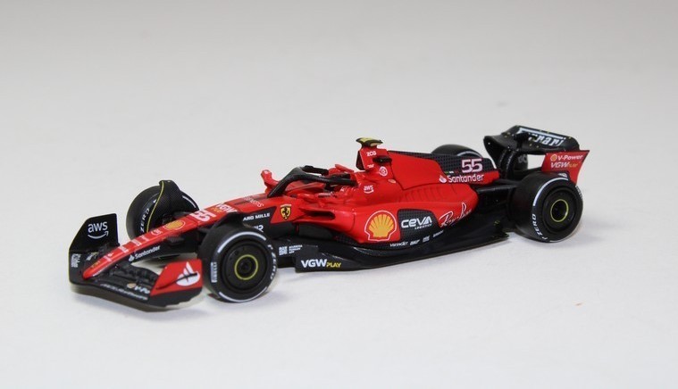 Miniature Ferrari SF-23 #16 – Charles Leclerc, GP Singapour 2023 – Looksmart 1/43