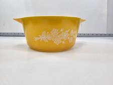 Vintage Pyrex Butterfly Gold Floral Casserole Dish 474-B - RARE 1.5L