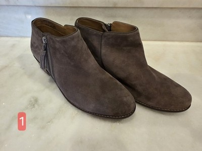 Vionic Womens Booties size 10