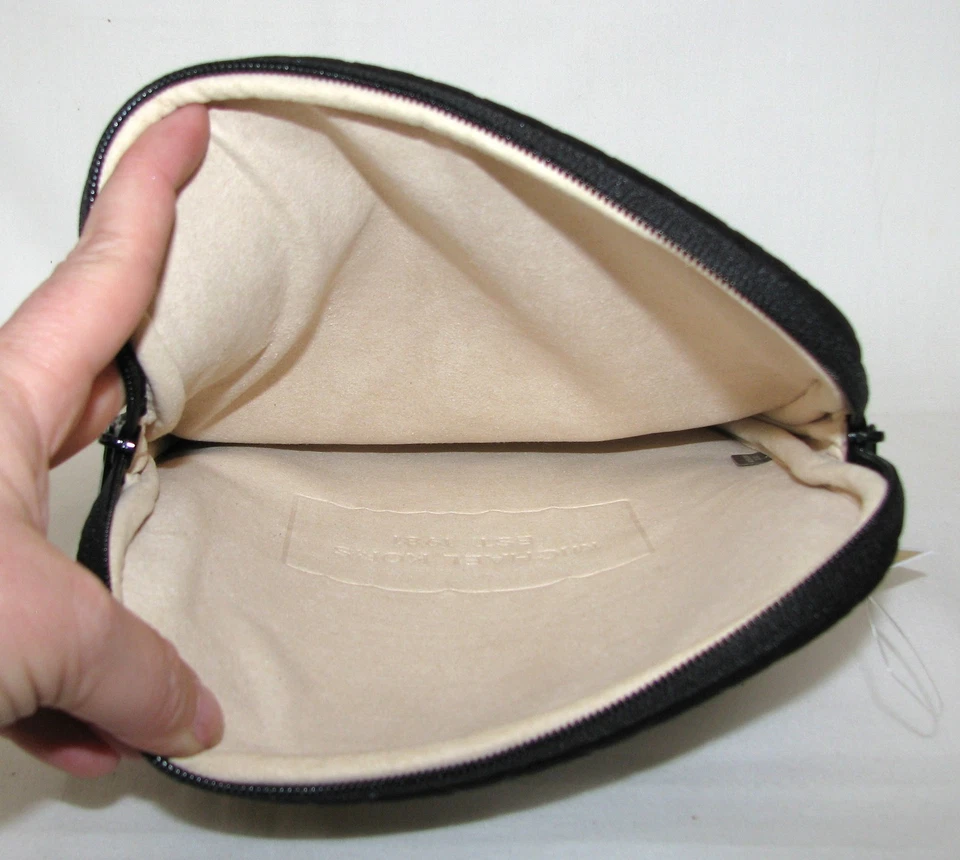 MICHAEL KORS ELECTRONICS BLACK NEOPRENE MK LOGO IPAD TABLET CASE COVER,SLEEVE - Image 4 of 4