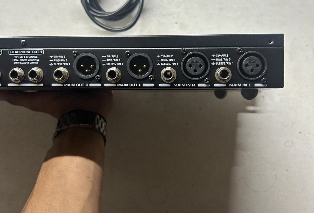 Behringer Powerplay Pro-XL HA4700 4-Channel Headphone Amplifier