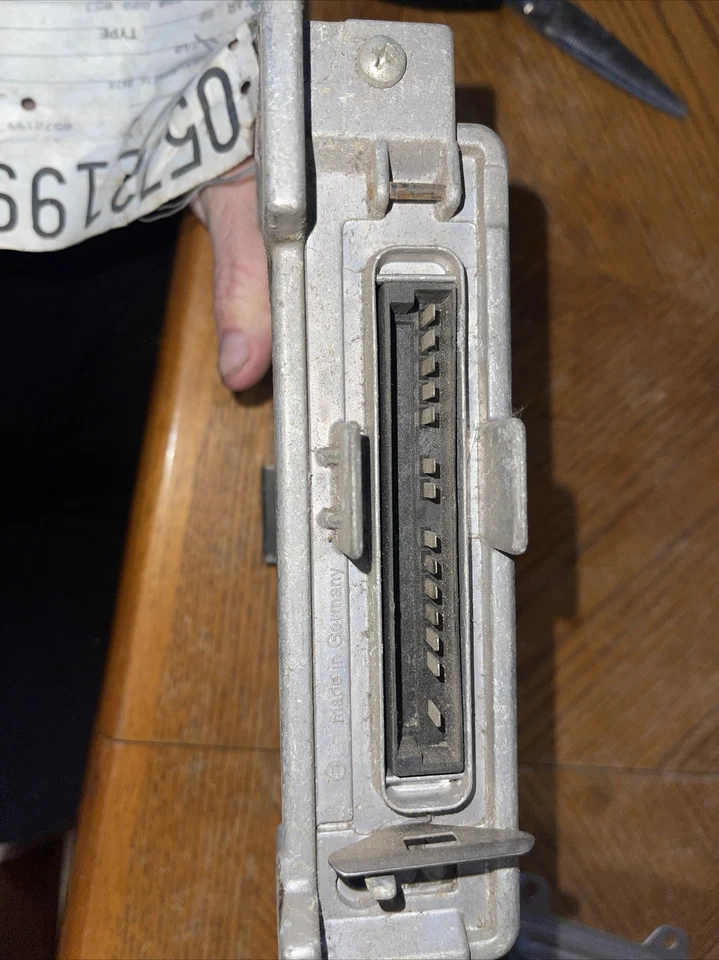 Módulo de control electrónico ECM del motor compatible con Volvo 240 1982-1983 Foto 2 de 2