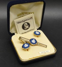 Set of 2 Wedgwood Stratton