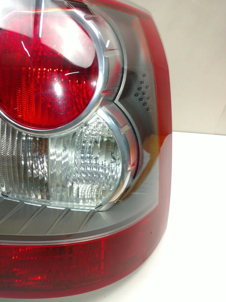 Luz trasera Land Rover LR2 2008-2010 lado derecho del pasajero OEM Foto 4 de 4