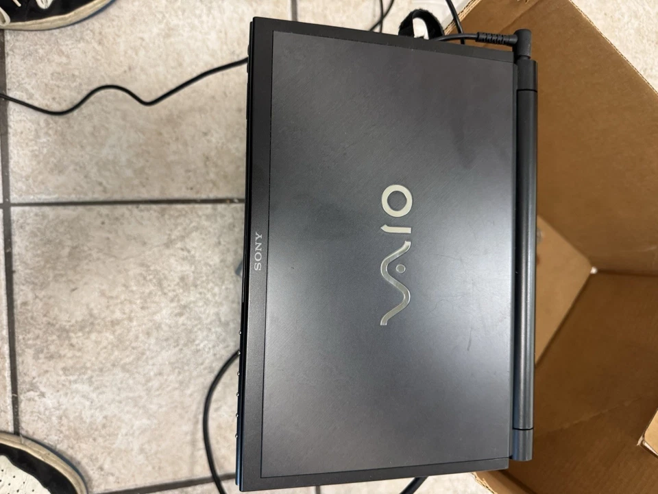 Sony VAIO PCG-4A1L 10.5" Pentium M 1GHz 508MB RAM 40GB Windows Vista Business Foto 2 de 4