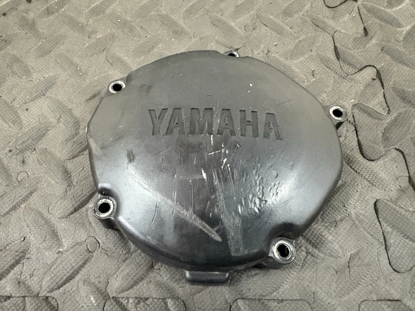 1999 94-04 YAMAHA YZ125 OEM LEFT CASE STATOR MAGNETO COVER 4JY-15411-00-00
