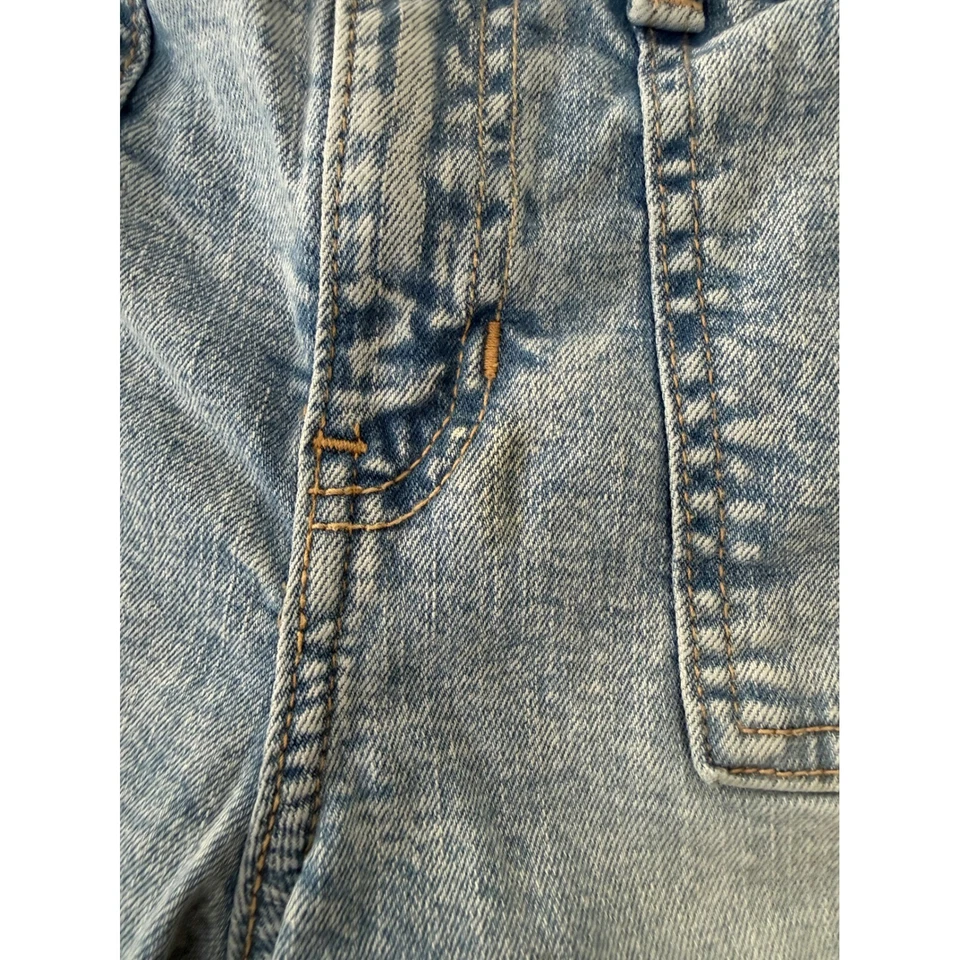 Abercrombie Kids High Rise Wide Leg Floral Embroidered Jeans Light Wash 9/10 L - Image 4 of 4