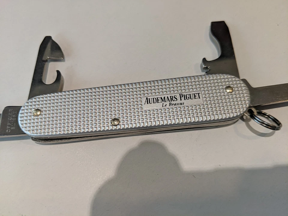 Cuchillo AUDEMARS PIGUET Victorinox Alox edición especial Foto 2 de 4