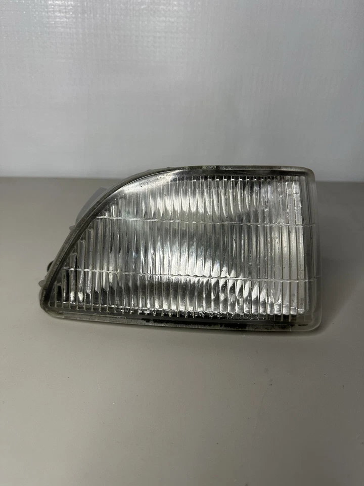 Faro antiniebla delantero izquierdo LEXUS SC300 SC400 1992-1995 81390-24021 OEM Foto 2 de 4