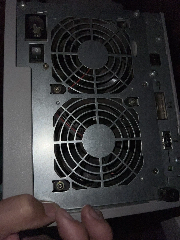 Sun SG-DSK020C-00G STORE EDGE Multi-Pack FC -711 Fiber channel Disk Array 6 bay - Image 4 of 4