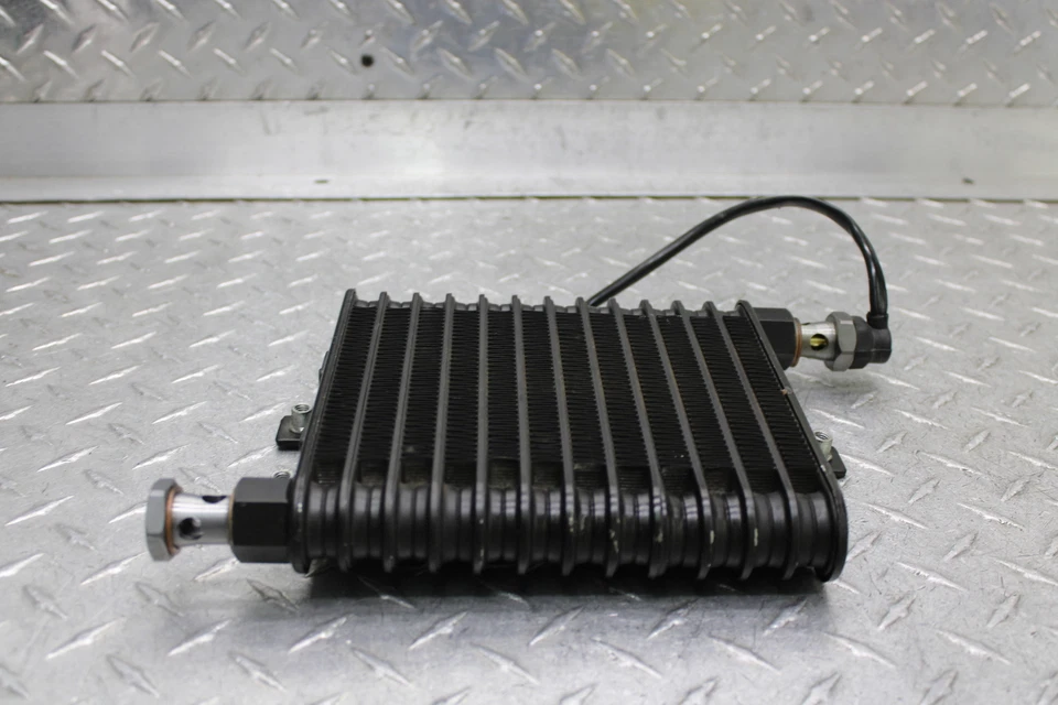 2010 TRIUMPH BONNEVILLE T100 ОХЛАДИТЕЛЬ МАСЛА - Изображение 4 из 4