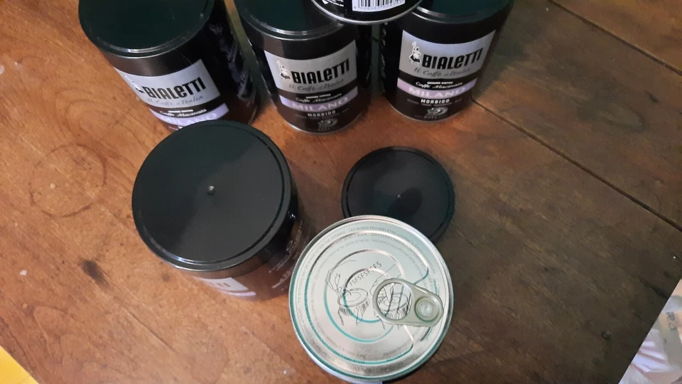 6 raros - 8,8 O.z. Latas metálicas selladas de café molido BIALETTI MILANO Moka 2021 Foto 4 de 4