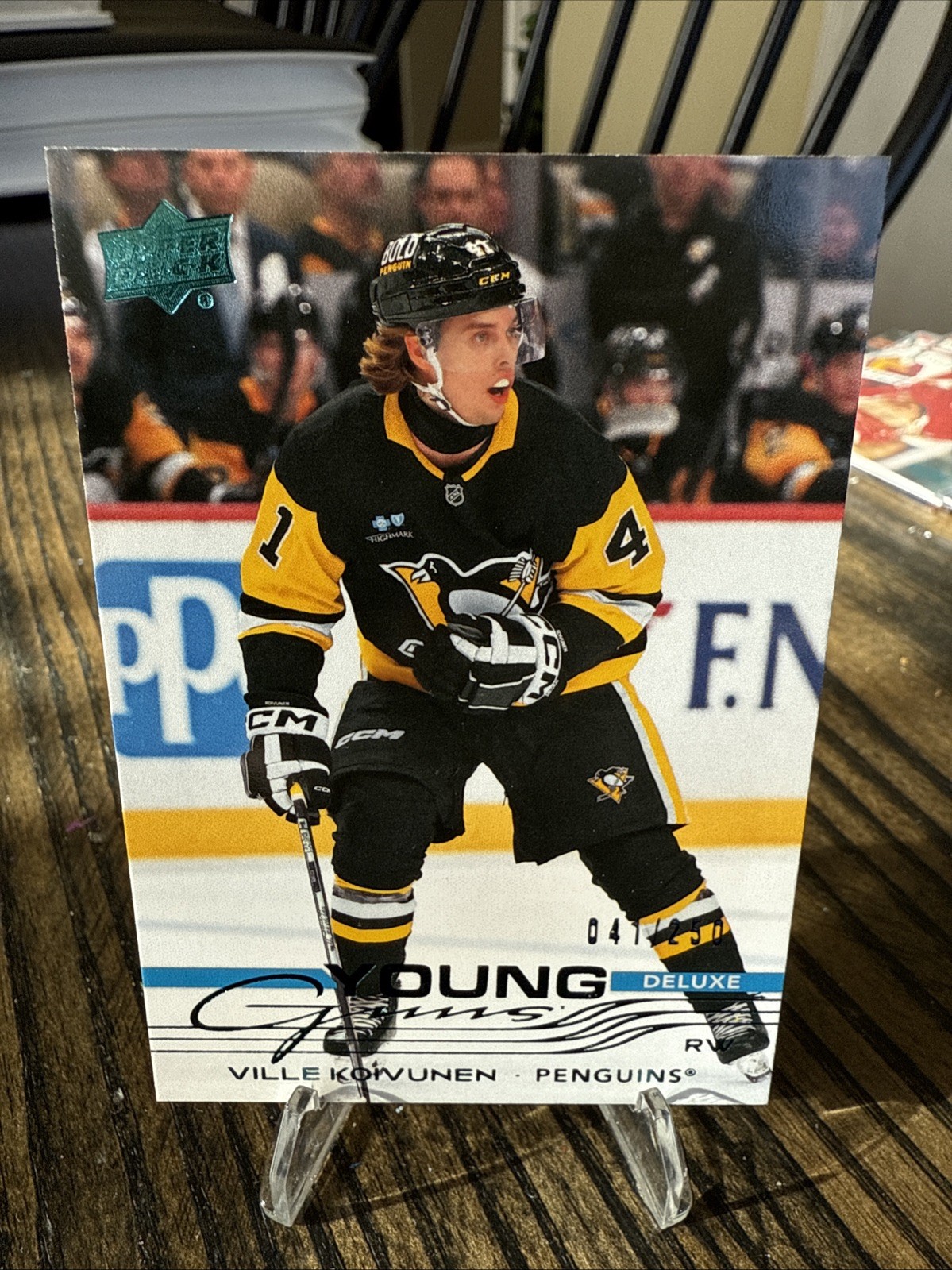 2025-26 Upper Deck Series 1 - Young Guns Ville Koivunen #233 (RC) Deluxe /250