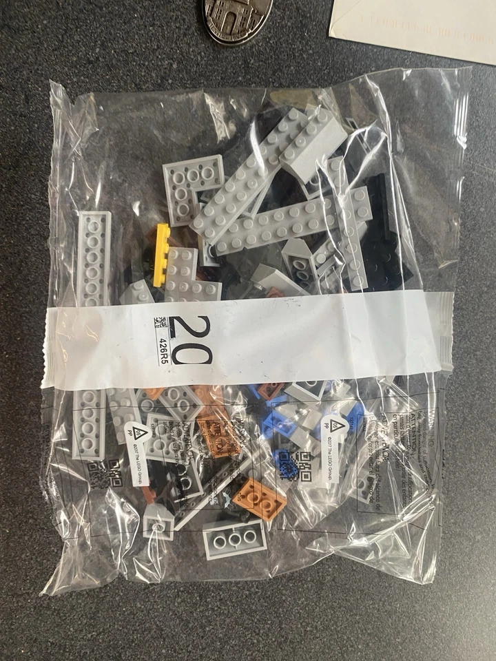 New. Sealed. Lego DC Arkham Asylum 76300 Batwing Minifigure - Image 4 of 4