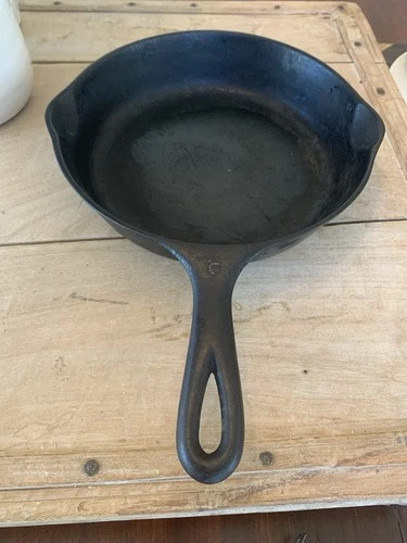 WAGNER WARE SIDNEY -0- 1056X #6 CAST IRON SKILLET (1922-59)
