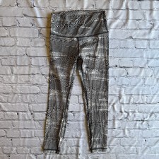 Lululemon Legging Size 6 Cropped Black & White 25” Inseam Running Yoga High Rise