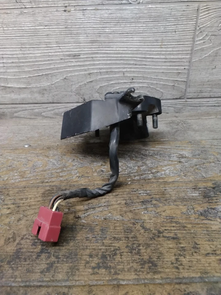 82 80-82 Honda CB900 CB900C 1982 manillar abrazadera caja de fusibles fabricante original BR-690 Foto 3 de 4