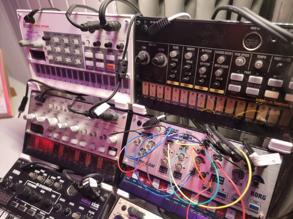 Synthesizer Volca Bundle: Beats, Modular, Keys, Kick, Bass, Sample + Volca FM... - Bild 4 von 4