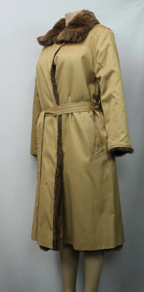 T. T. Mallo by Max Adler Women's Reversible Winter Coat Faux Fur Tan Size 8 - Image 4 of 4